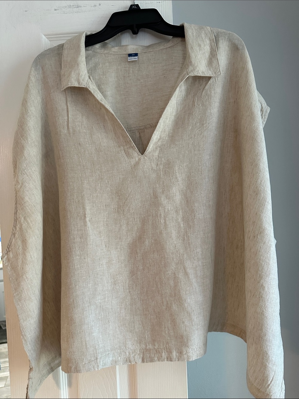 Old Navy Light Beige Linen Blend V-Neck Women's Top 4 X New with tags